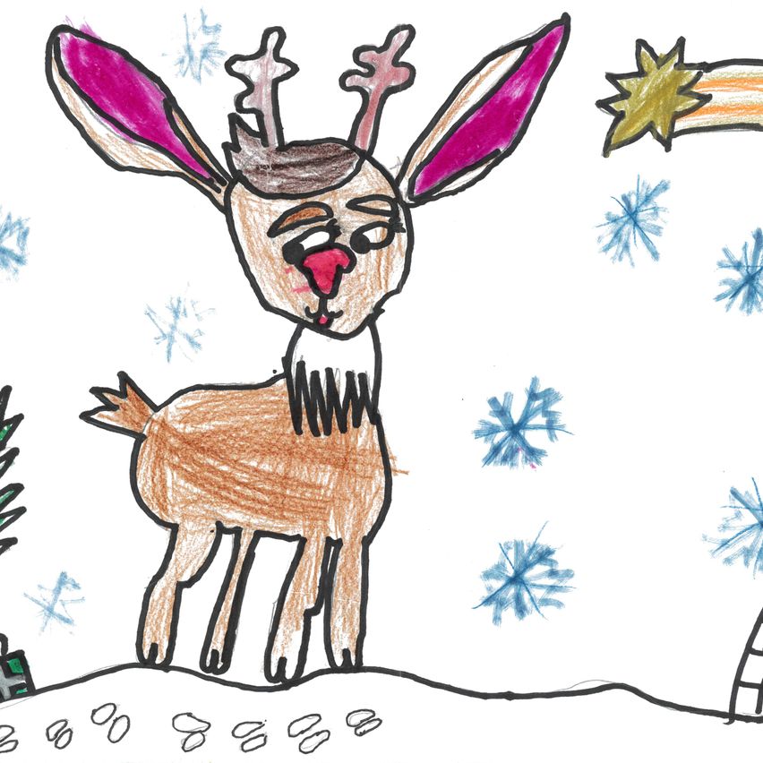 Eine Kinderzeichnung eines Rentiers mit roter Nase und einem Stern am Himmel, umgeben von Schneeflocken und Schnee.