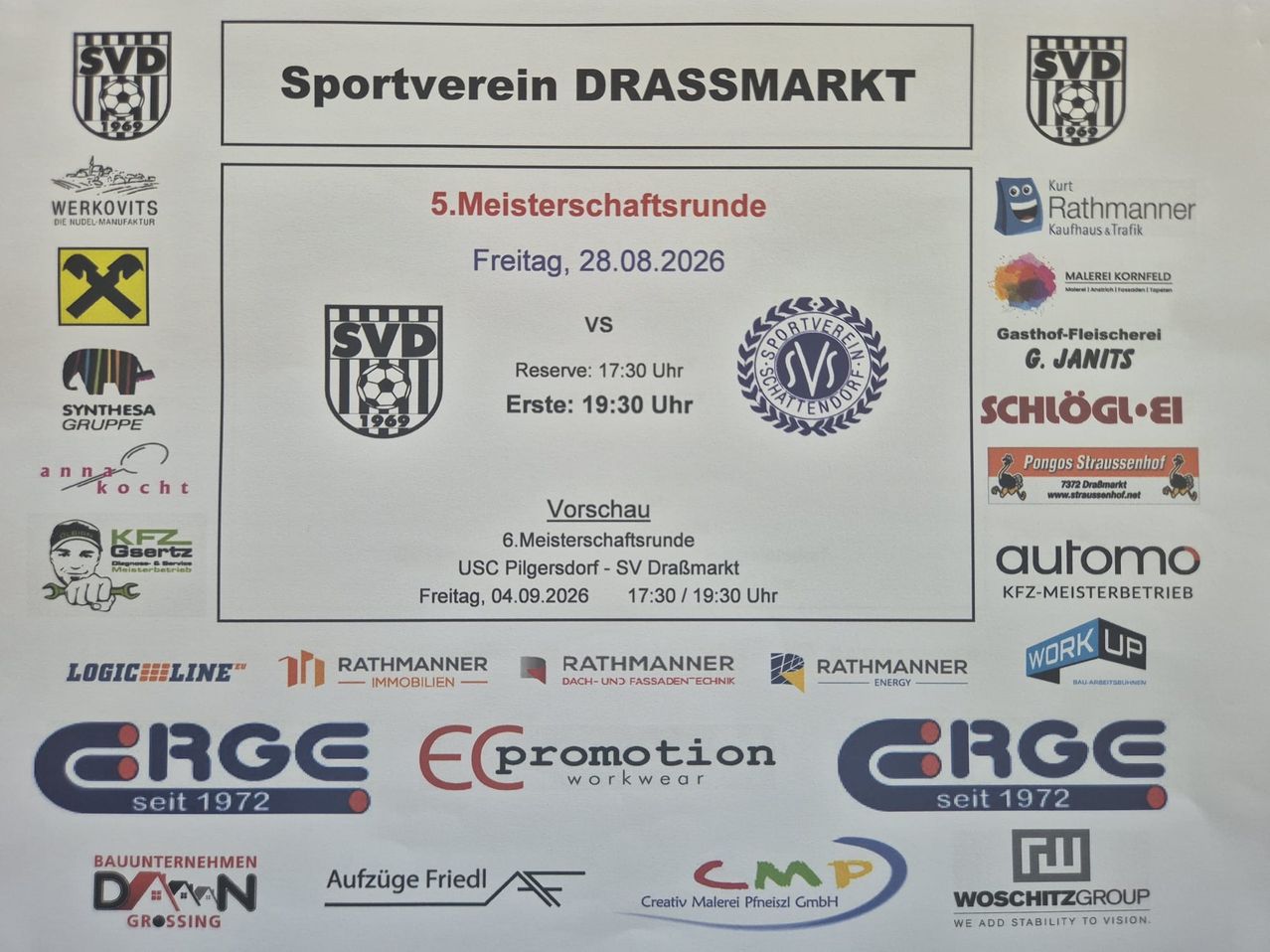 Ein weißer Plakat mit verschiedenen Logos und Text. Es zeigt den Titel 'Sportverein DRASSMARKT' und einen Spielplan für die 5. Meisterschaftsrunde am 28.08.2026. Der Plakat enthält Spielzeiten und gegnerische Teams.