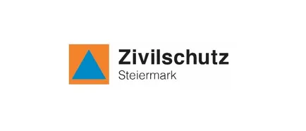 Das Bild zeigt das Logo für Zivilschutz Steiermark, mit einem blauen Dreieck mit weißem Umriss auf orangefarbenem Hintergrund, zusammen mit dem Text 'Zivilschutz Steiermark' in fetter schwarzer Schrift.