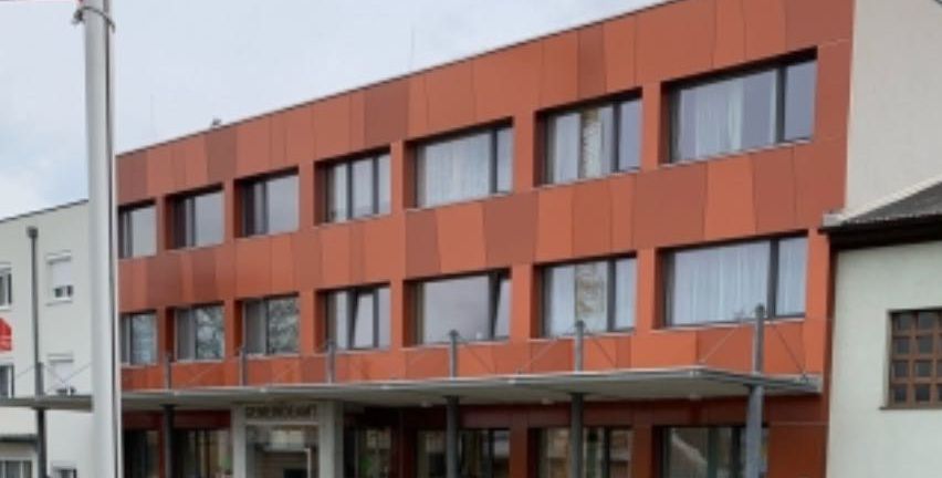 Bild enthält, Car, Parking Lot, Transportation, Vehicle