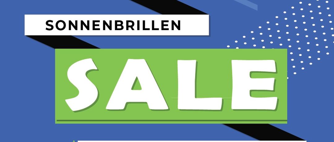 Blaues und weißes Plakat, das für einen Verkauf von Sonnenbrillen wirbt. Der Text SALE ist prominent in weißen Buchstaben angezeigt. Darunter steht Aktion in weiß, und ein Prozentzeichen ist in einem grünen Stern dargestellt. Oben ist der Markenname Wagner mit einer Brille abgebildet.
