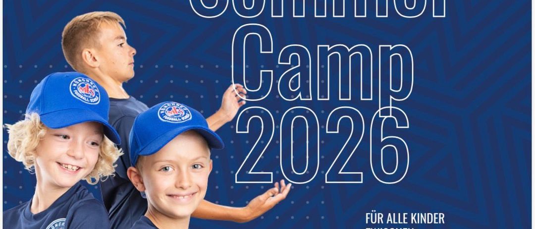 Plakat für ein Fußballsommercamp für Kinder im Alter von 7 bis 14 Jahren, vom 31. August bis 2. September 2026. Tägliche Aktivitäten beginnen um 9:30 Uhr. Die Gebühr beträgt 179,90€ pro Kind. Anmeldung im Verein oder online möglich.