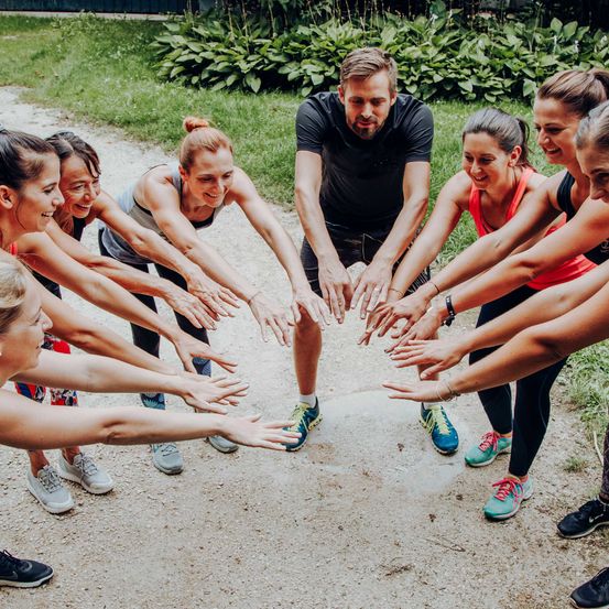 Image contains, People, Person, Adult, Female, Woman, Face, Head, Portrait, Male, Man