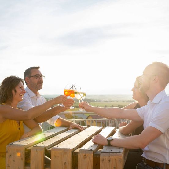 Bild enthält, Nature, Outdoors, Adult, Male, Man, Person, Countryside, Female, Woman, Rural