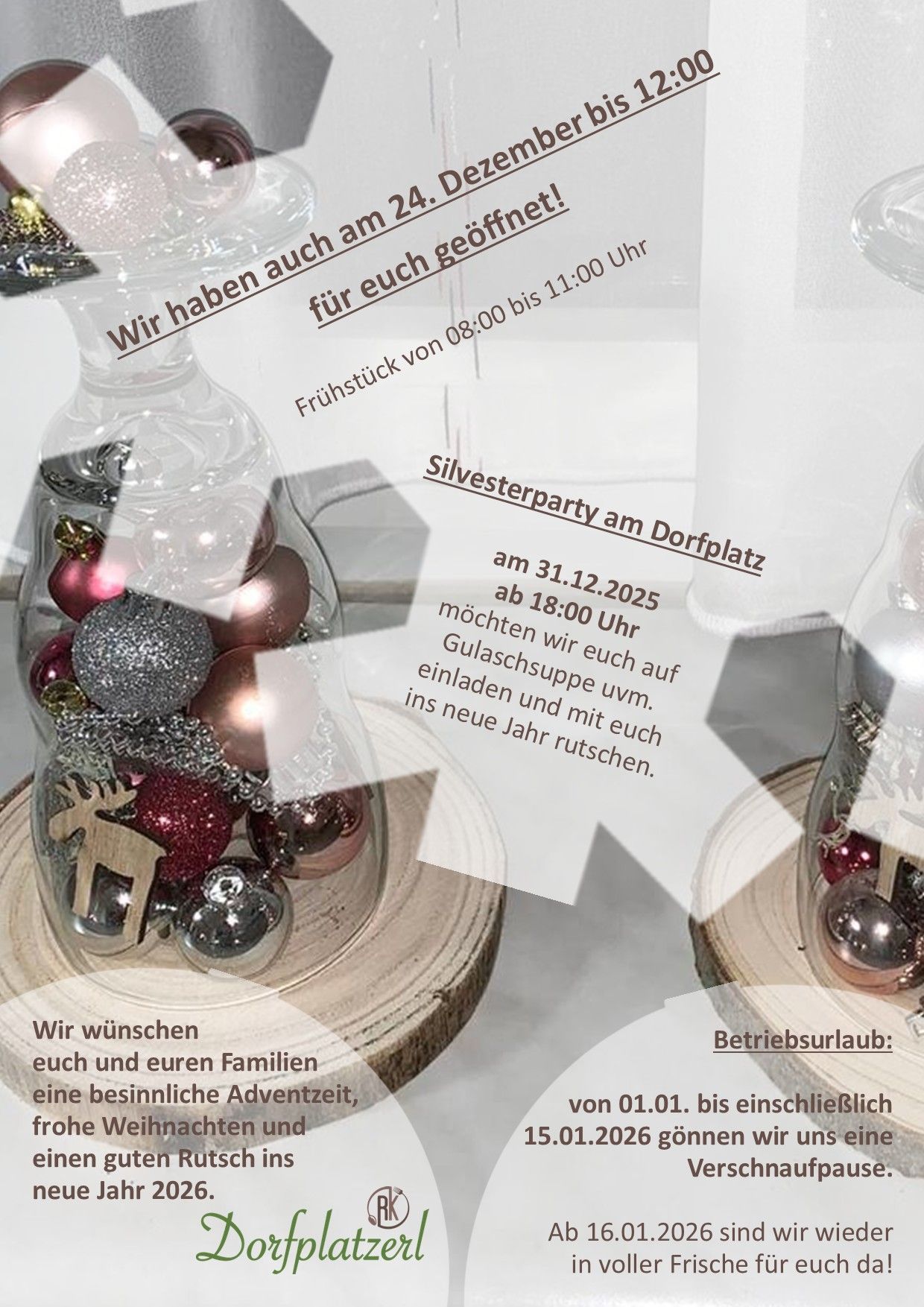 Ein Bild zeigt eine Glasvase mit Weihnachtsdekoration. Ein Zettel lautet 'Silvesterparty am Dorfplatz am 31.12.2025 um 18:00. Wir laden Sie zum Glühwein ein und zum Anstoßen auf das neue Jahr.'