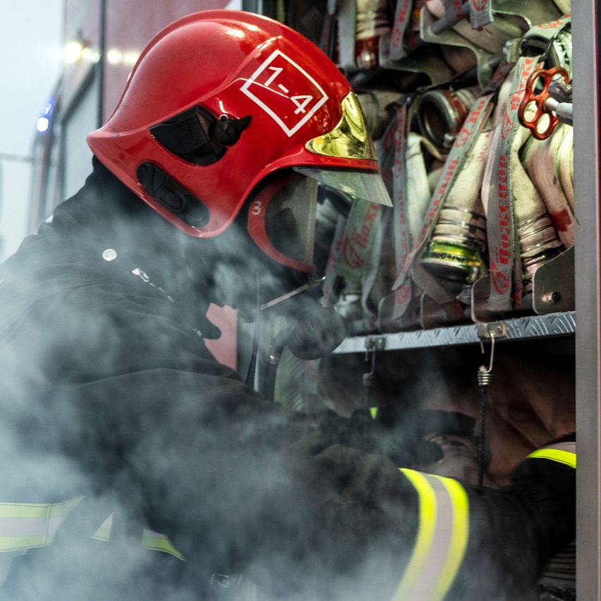 Bild enthält, Helmet, Adult, Male, Man, Person, Fireman
