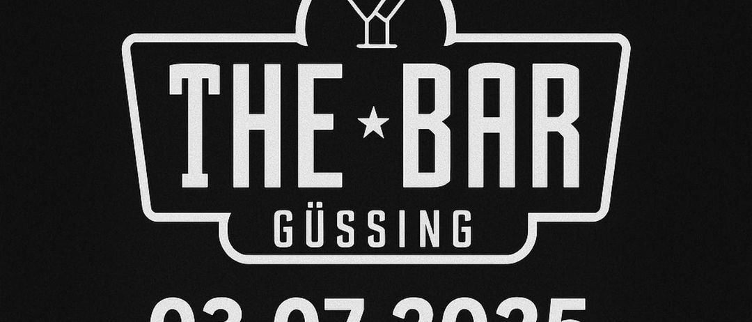 Plakat für ein Live-Musik-Event in The Bar Gussing am 3. Juli 2025 mit DJ Stephan Adamek. Ein Cocktailglas-Symbol ist prominent dargestellt.