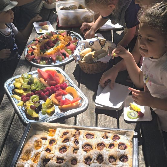 Bild enthält, Brunch, Lunch, Meal, People, Person, Child, Female, Girl, Food Presentation, Restaurant