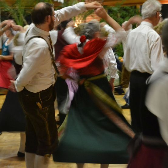 Bild enthält, Dancing, Person, People, Adult, Male, Man, Shoe, Bride, Female, Woman