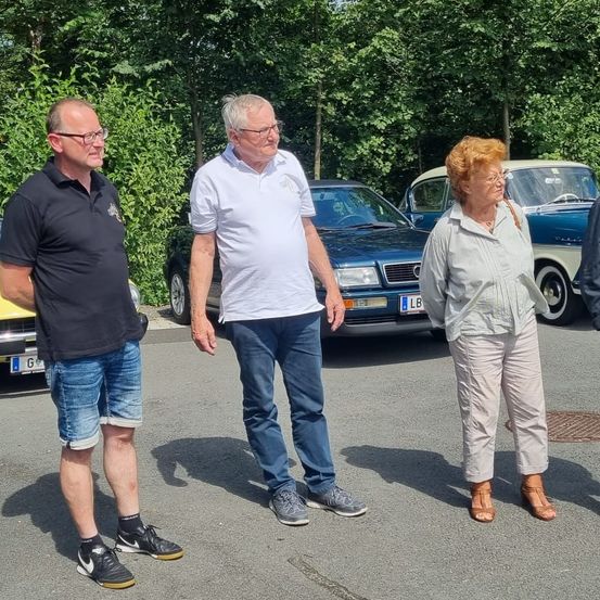 Pants, Person, Walking, Adult, Male, Man, Shoe, People, Car, Groupshot