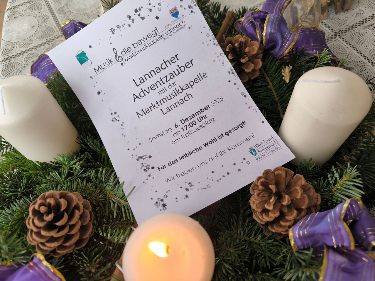 Eine Einladung zur Adventmusikveranstaltung der Marktmusikkapelle Lannach am 6. Dezember 2025 ab 17:00 Uhr auf dem Marktplatz.
