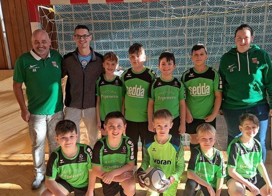 Bild enthält, People, Person, T-Shirt, Team, Soccer Ball, Boy, Child, Male, Adult, Man