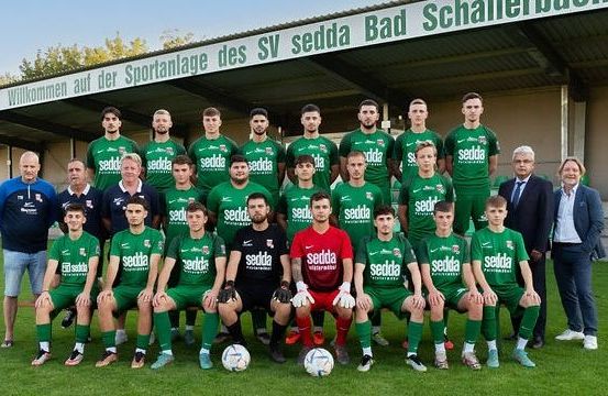 Bild enthält, People, Person, Groupshot, Team, Football, Soccer, Soccer Ball, Sport