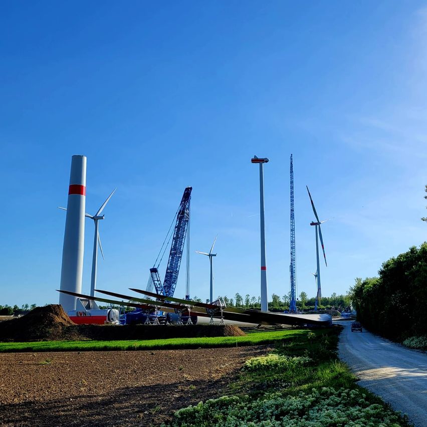 Bild enthält, Construction, Construction Crane, Machine, Helicopter, Outdoors, Windmill, Airplane