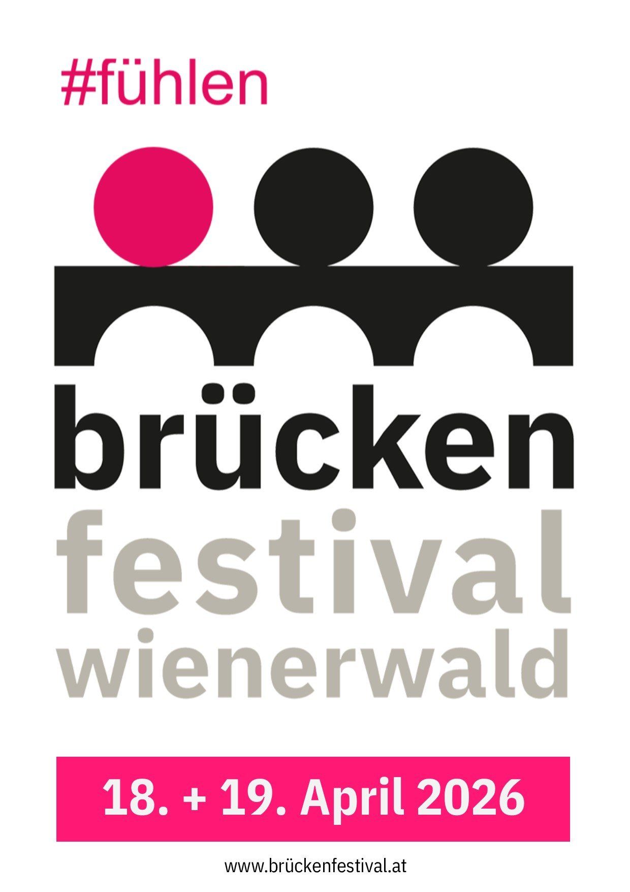 Das Brucken Festival Wienerwald Logo zeigt einen rosa Kreis über drei schwarzen Silhouetten, mit 'brucken' und 'festival' in Schwarz und 'wienerwald' in Grau.