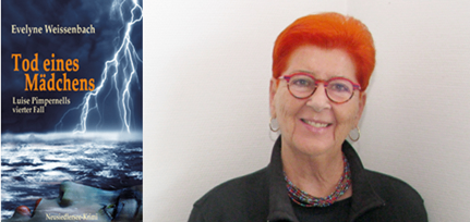 Eine lächelnde Frau mit roten Haaren und Brille posiert neben einem Buchcover, das einen stürmischen Ozean mit einem Blitz zeigt. Das Buch trägt den Titel Tod eines Madchens von Evelyne Weissenbach.
