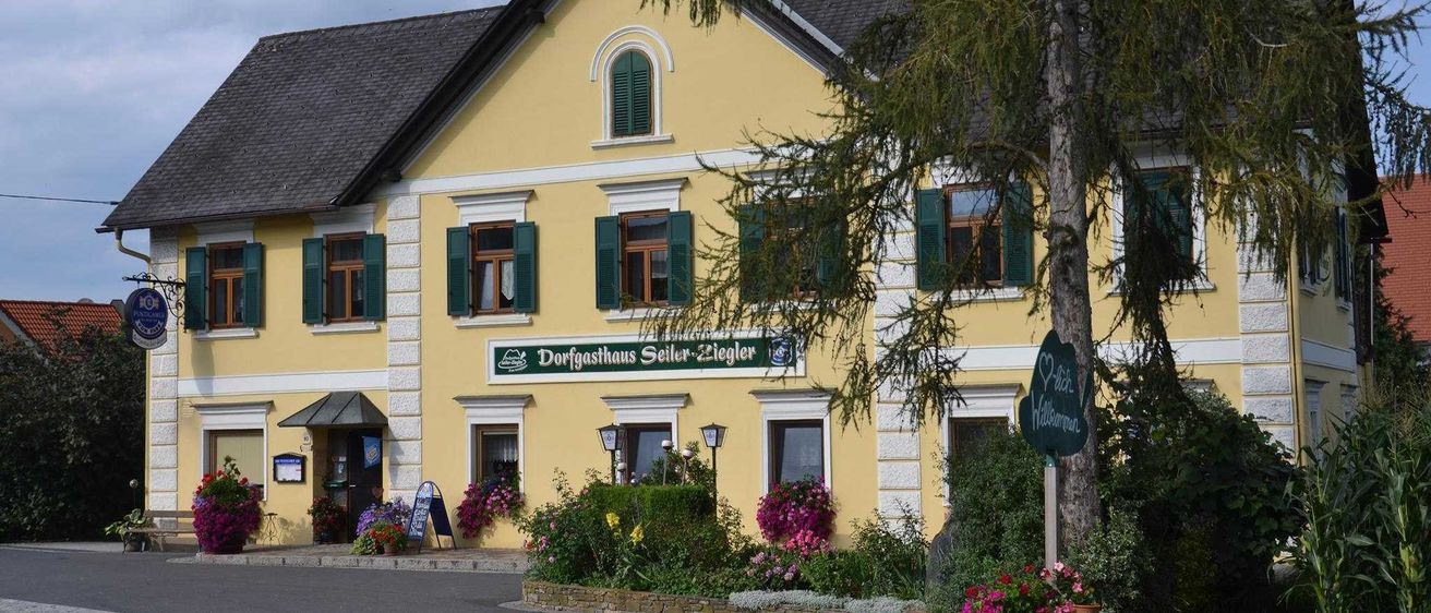 291799490_446103220855525_7981309319426378356_n