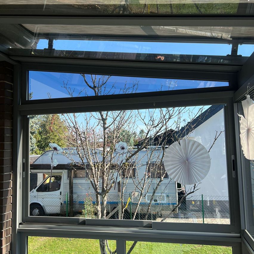 Bild enthält, Home Damage, Window - Broken