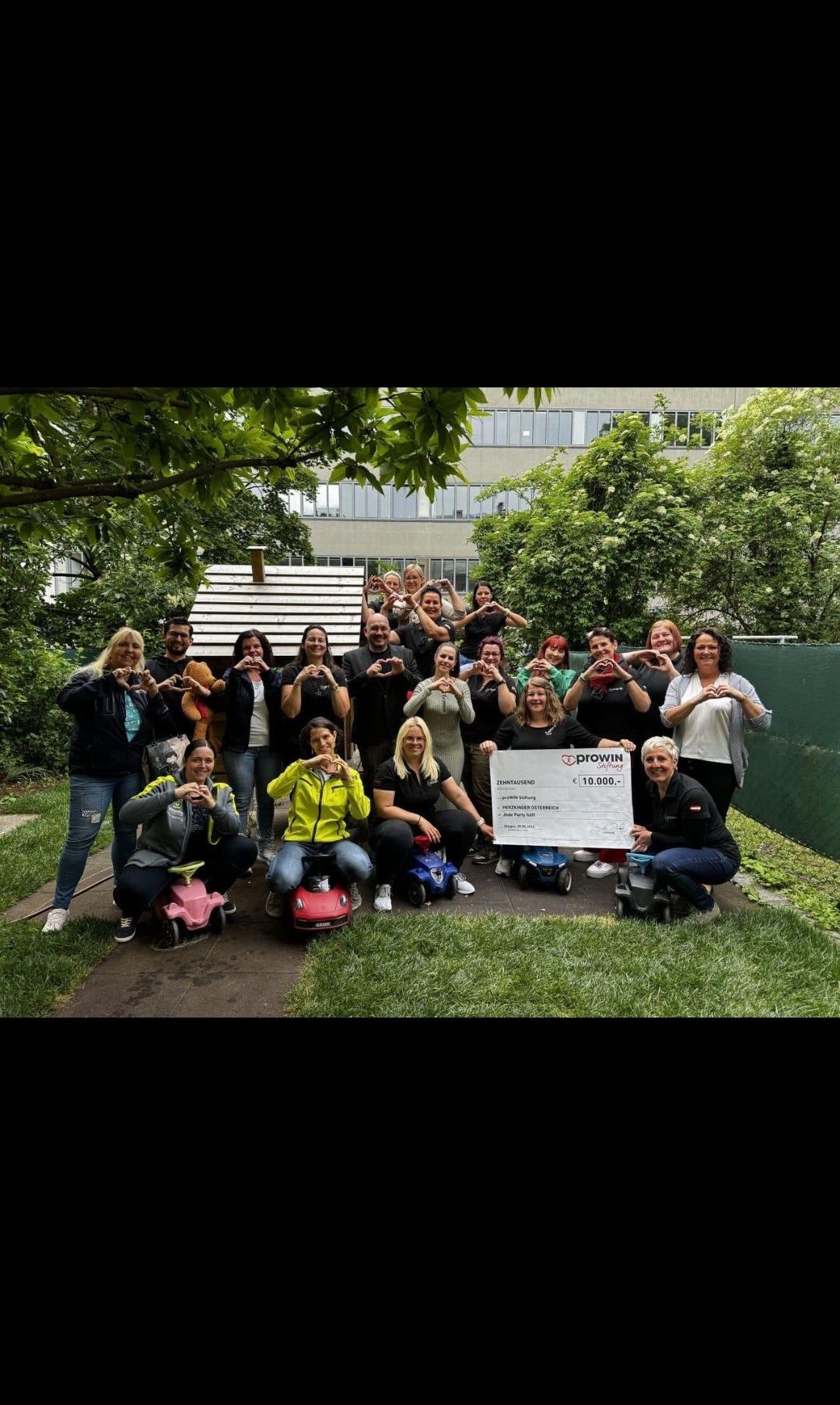 Bild enthält, Grass, Park, People, Person, Photography, Vegetation, Portrait, Adult, Female, Woman