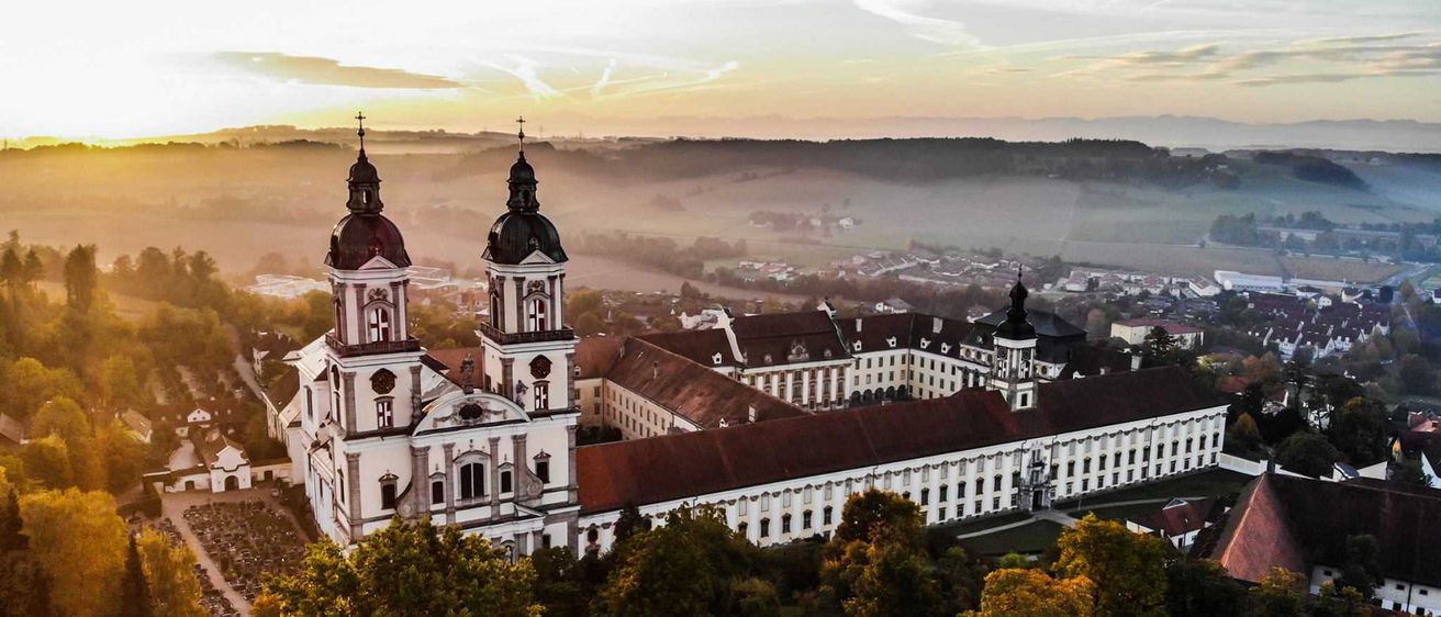 Bild enthält, Architecture, Building, Outdoors, Cityscape, Urban