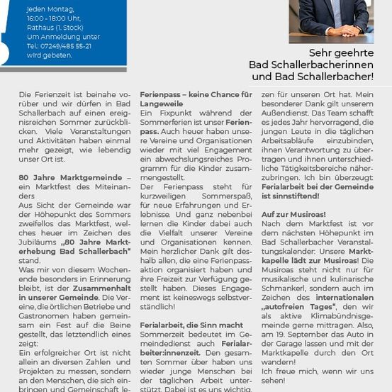 Ein Mann in Anzug und Brille lächelt und posiert für ein Foto. Das Bild ist eine Seite aus einer Zeitschrift mit einem Artikel über die Rede eines Bürgermeisters. Der Artikel enthält Text auf Deutsch und Englisch und bedankt sich bei der Gemeinde und dem Marktfest. Die Seite enthält auch eine Telefonnummer und eine Website-Adresse.