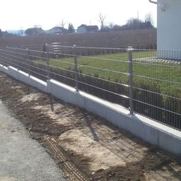 Bild enthält, Fence, Nature, Outdoors, Yard, Bridge, Guard Rail