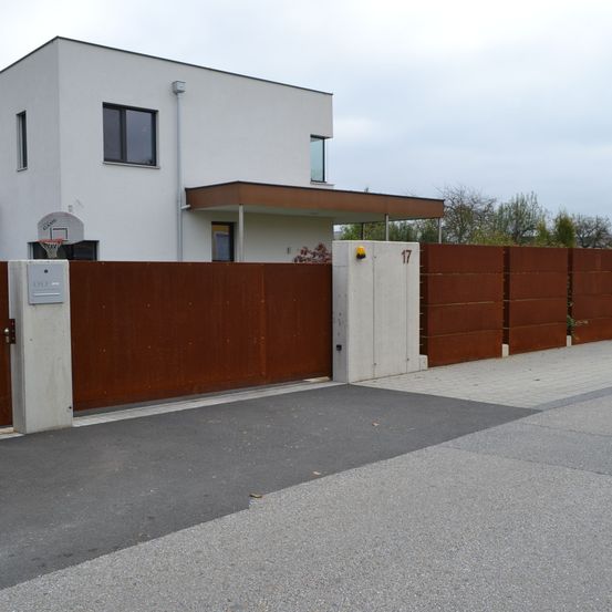 Bild enthält, Gate, Wood, Indoors