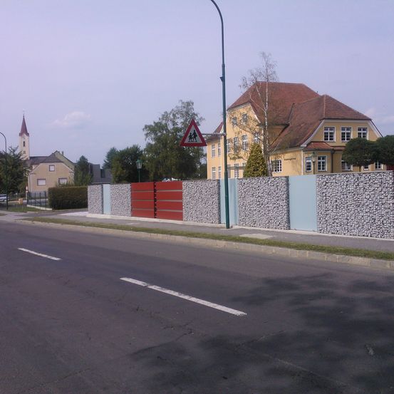 Bild enthält, Road, Tarmac, City, Street, Urban, Car, Neighborhood, Freeway, Suburb, Highway