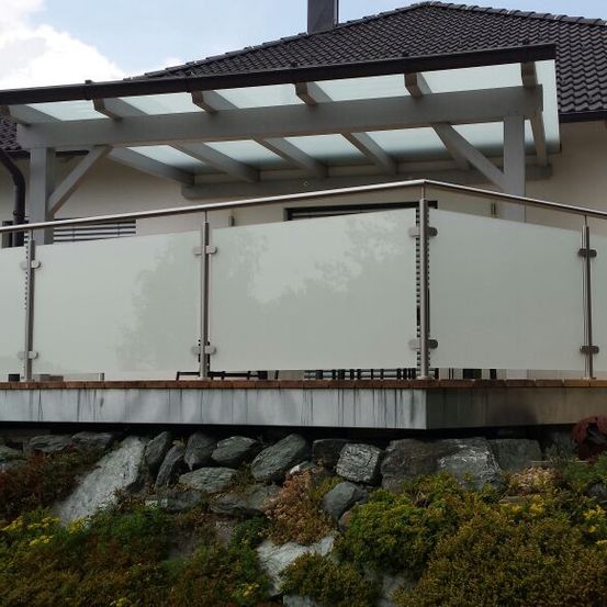 Bild enthält, Shelter, Handrail, Housing, House