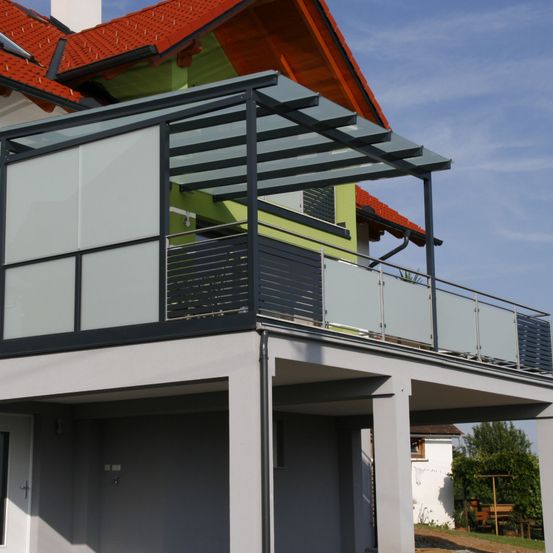 Bild enthält, Building, Balcony, Handrail, Housing, House