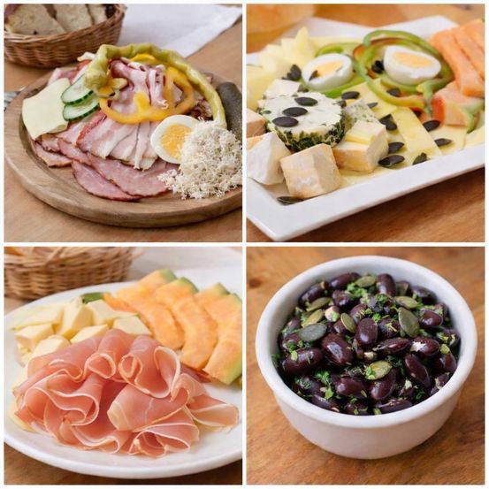 Vier verschiedene Teller mit Essen: einer mit Fleisch, Käse und Gemüse; einer mit Käse und Eiern; einer mit Fleisch und Melone; und einer mit Bohnen und Kürbiskernen.