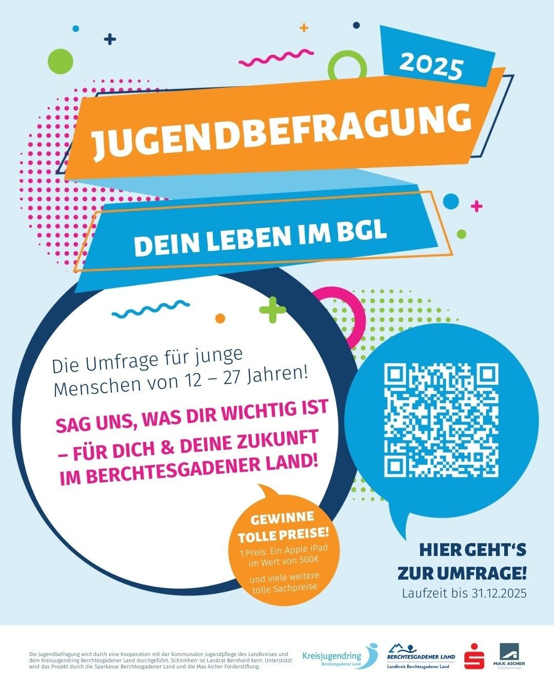 Ein Werbeplakat für eine Jugendbefragung, die Personen im Alter von 12 bis 27 Jahren zur Teilnahme einlädt. Preise umfassen ein Apple iPad und die Umfrage läuft bis zum 31.12.2025. QR-Code für die Teilnahme.