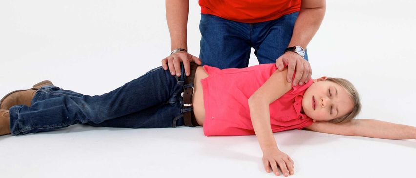 Bild enthält, Pants, Patient, Person, Therapy, Adult, Male, Man, Head, Portrait, Jeans