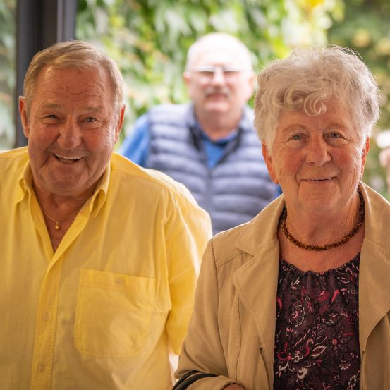 Bild enthält, Face, Happy, Person, Smile, Adult, Male, Man, Portrait, People, Shirt