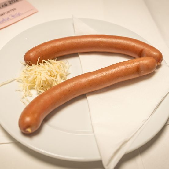 Bild enthält, Food, Hot Dog, Plate