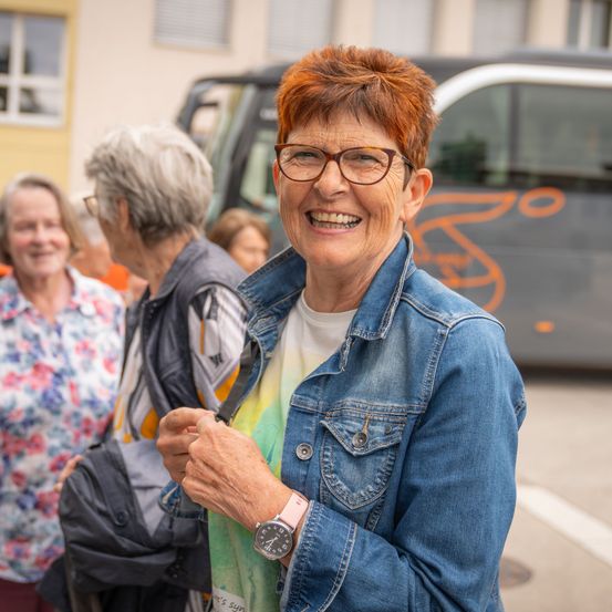 Bild enthält, Face, Happy, Head, Person, Smile, Adult, Male, Man, Female, Woman