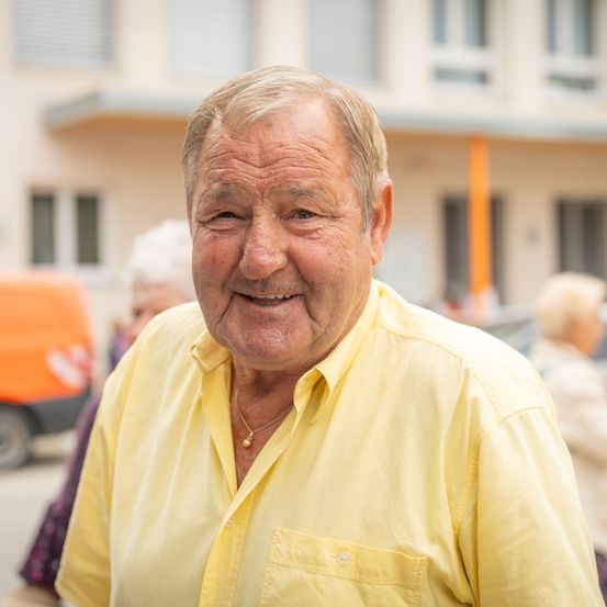 Bild enthält, Person, Senior Citizen, Adult, Male, Man, Boy, Child, Face, Head, Portrait