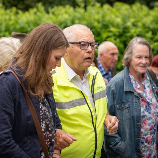 Bild enthält, Coat, Adult, Male, Man, Person, Jacket, Female, Woman, People, Face