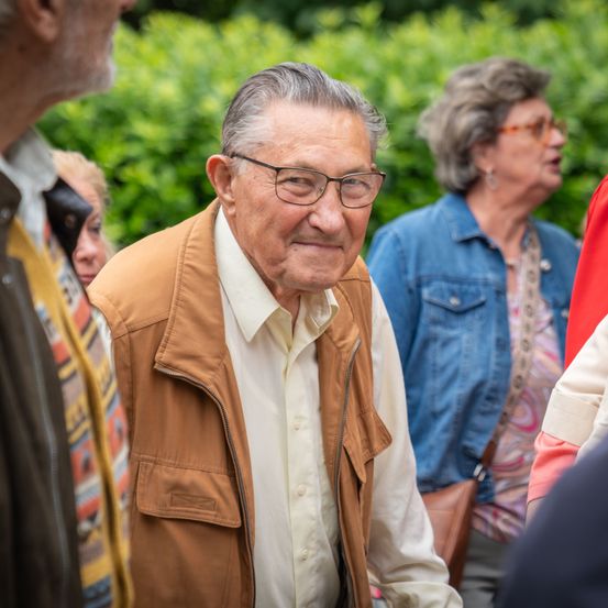 Bild enthält, Coat, Jacket, People, Person, Adult, Male, Man, Face, Head, Smile