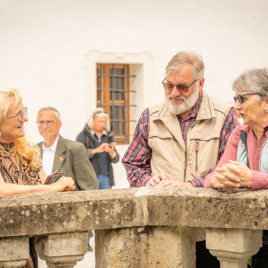 Bild enthält, Adult, Female, Person, Woman, Accessories, Glasses, Male, Man, Face, Head