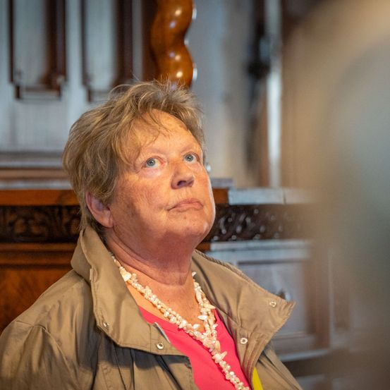 Bild enthält, Coat, Face, Person, Photography, Portrait, Adult, Female, Woman, Lady, Jacket