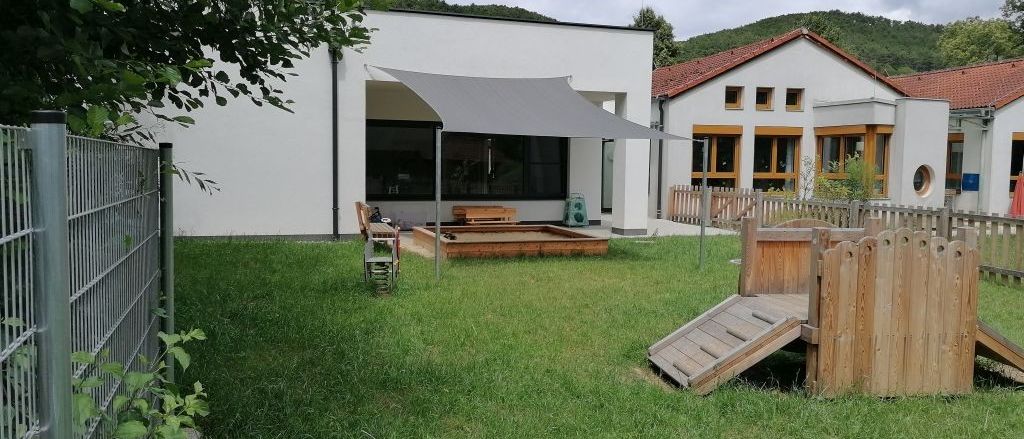 Backyard, Nature, Outdoors, Yard, Interior Design, Grass, Housing, Villa, Shelter, Chair