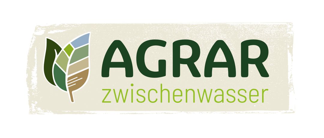AGRAR Zwischenwasser Logo mit grünem Text auf beigem Hintergrund und einer Illustration eines Blattes.