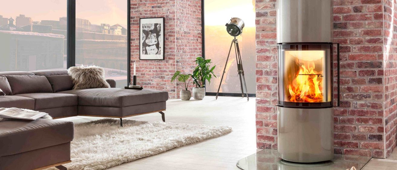 Bild enthält, Fireplace, Indoors, Hearth, Interior Design, Architecture, Building, Furniture, Living Room, Room, Home Decor