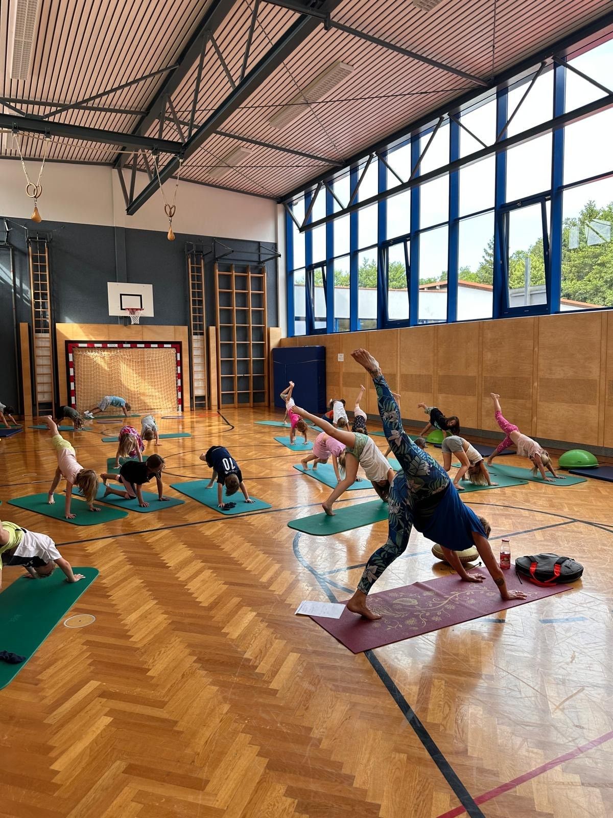 Bild enthält, Fitness, Pilates, Sport, Working Out, Person, Warrior Yoga Pose, Yoga