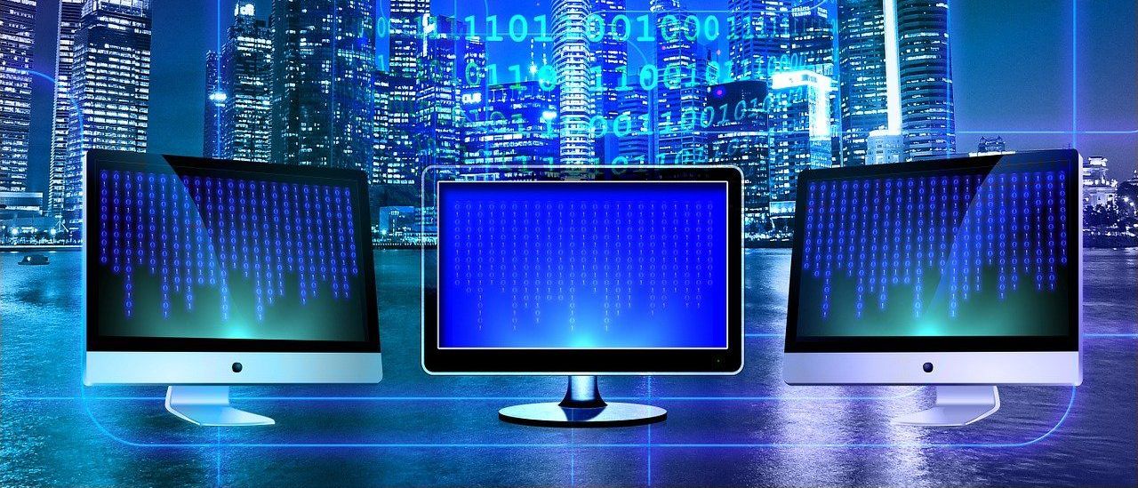 Bild enthält, Computer Hardware, Electronics, Hardware, Monitor, Screen, City, Urban