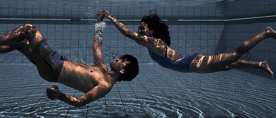 Bild enthält, Person, Swimming, Water, Adult, Male, Man, Pool, Outdoors, Swimming Pool, Nature