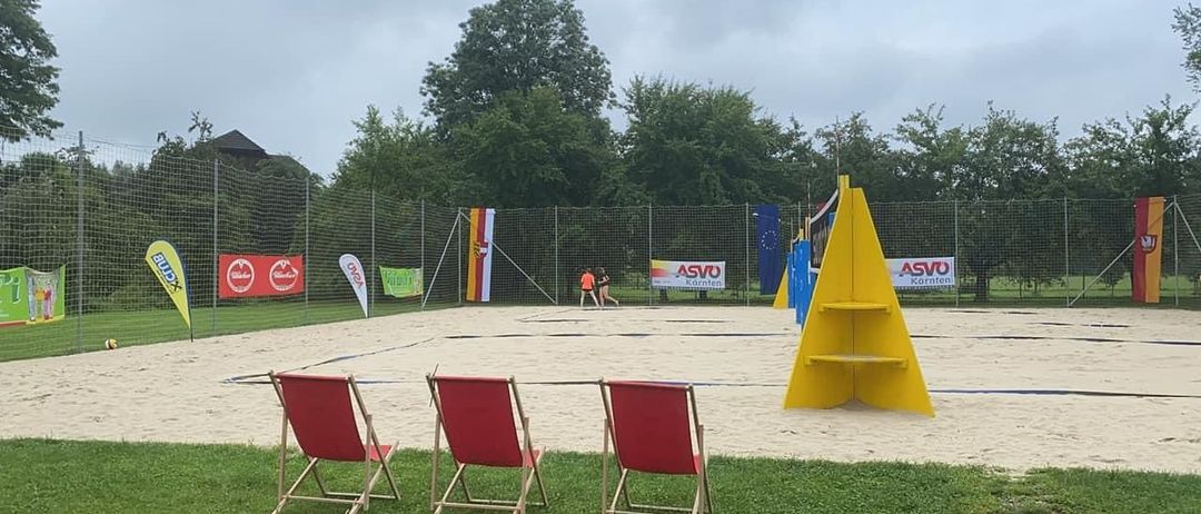 Bild enthält, Chair, Person, Basketball, Basketball Game, Baseball Game, Soccer Ball