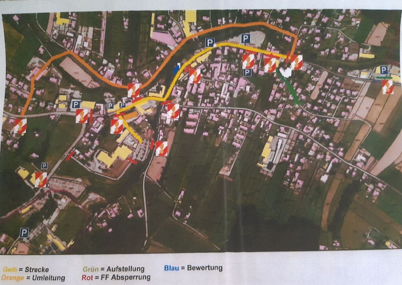 Bild enthält, Intersection, Road, Neighborhood, Outdoors, City, Urban, Aerial View