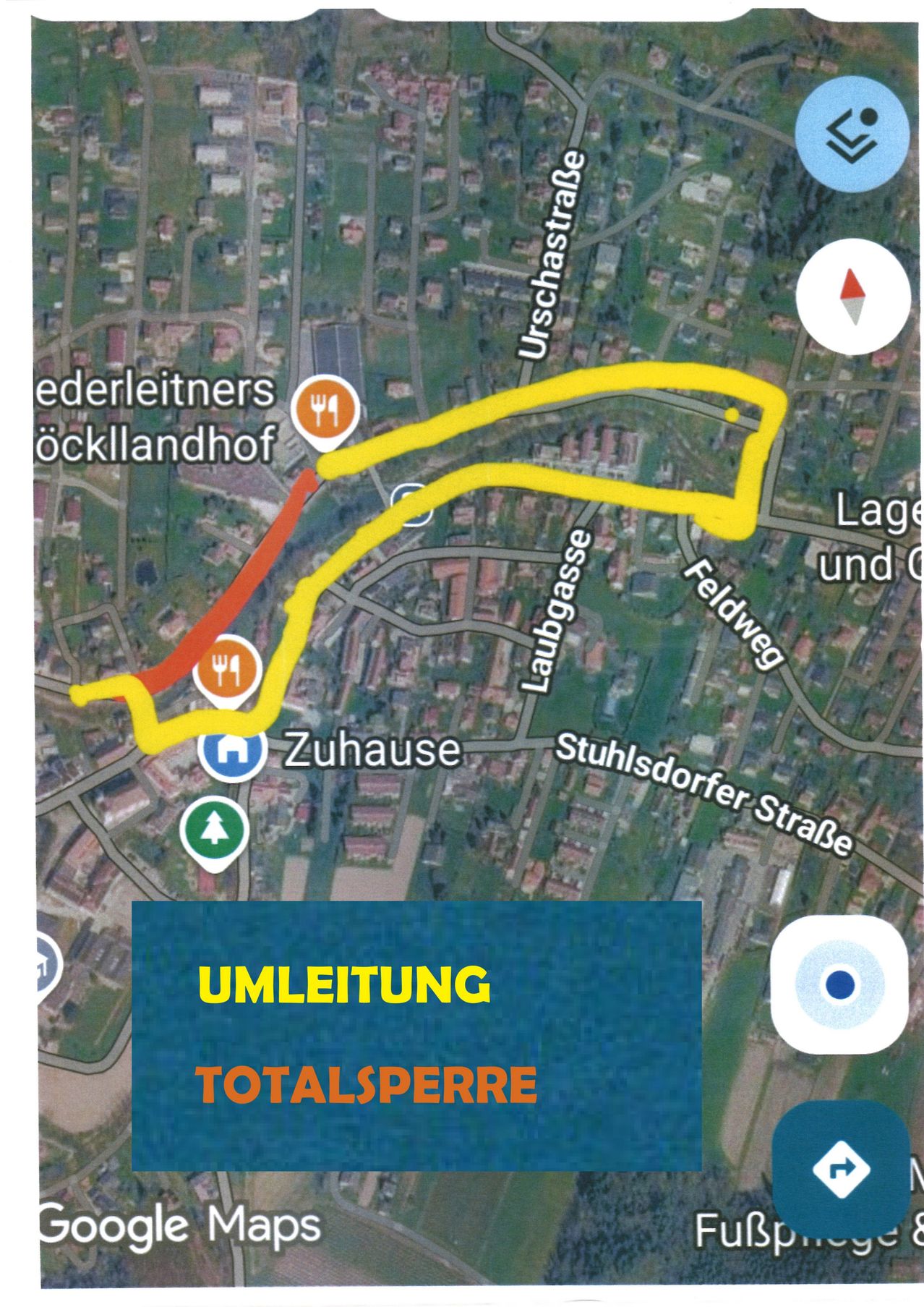 Eine Karte, die eine Route mit verschiedenen Sehenswürdigkeiten zeigt, einschließlich eines Restaurants, eines Hauses und eines Waldes. Die Route ist in Gelb und Rot markiert. Die Karte enthält auch Bezeichnungen für verschiedene Straßen und Gebiete.